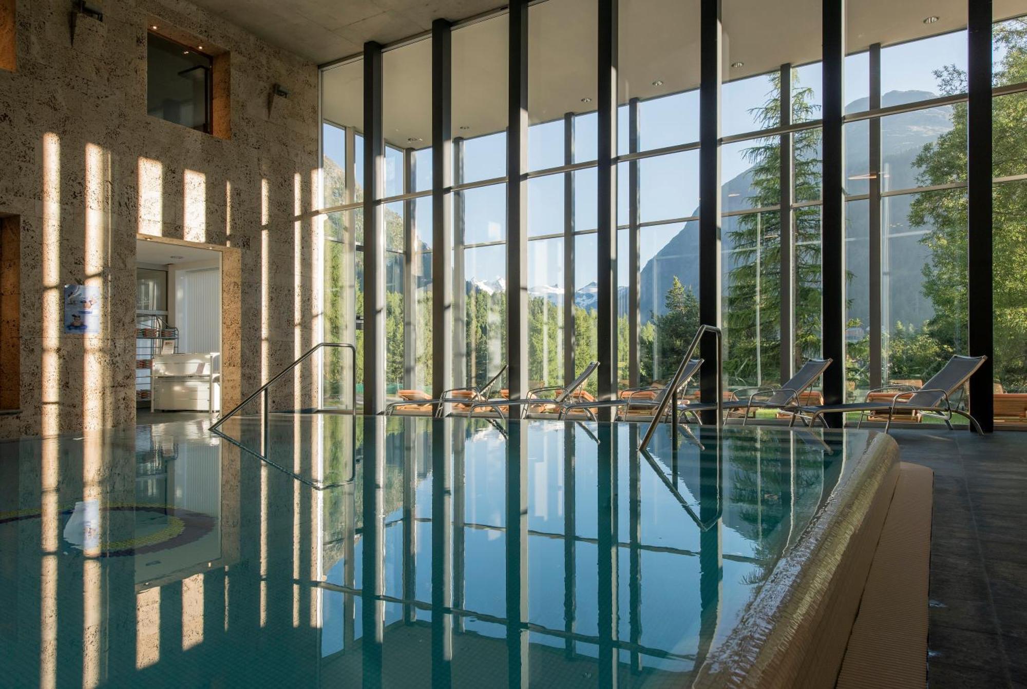 Hotel Saratz ปอนเตรสซีนา ภายนอก รูปภาพ
