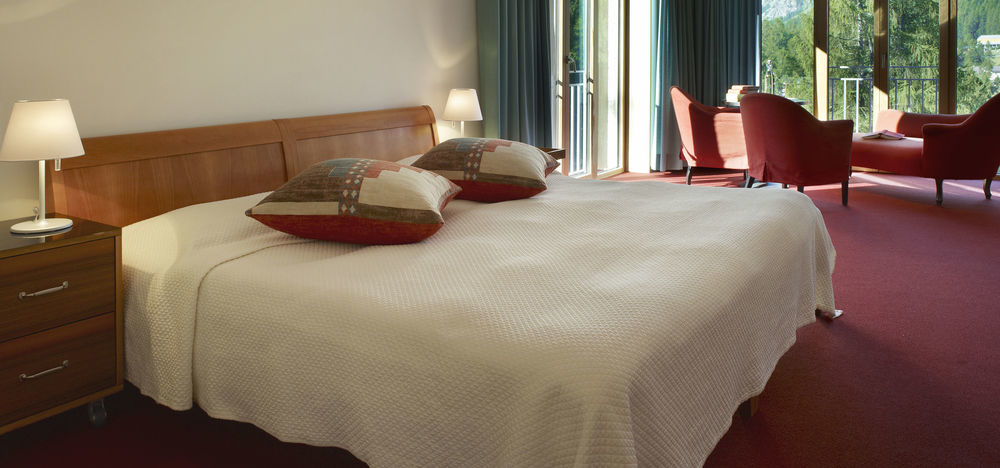 Hotel Saratz ปอนเตรสซีนา ภายนอก รูปภาพ